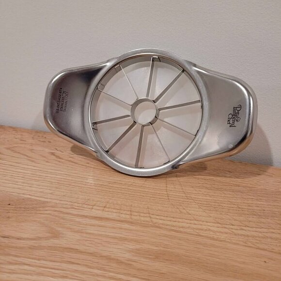 pampered chef stainless steel apple wedger - core remover and slicer - Picture 4 of 11